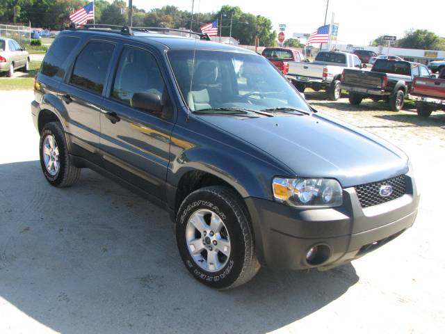 2005 Ford Escape ESi