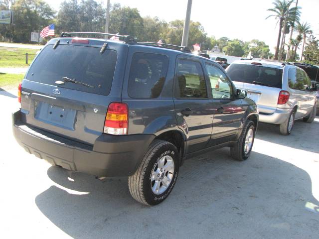 2005 Ford Escape ESi