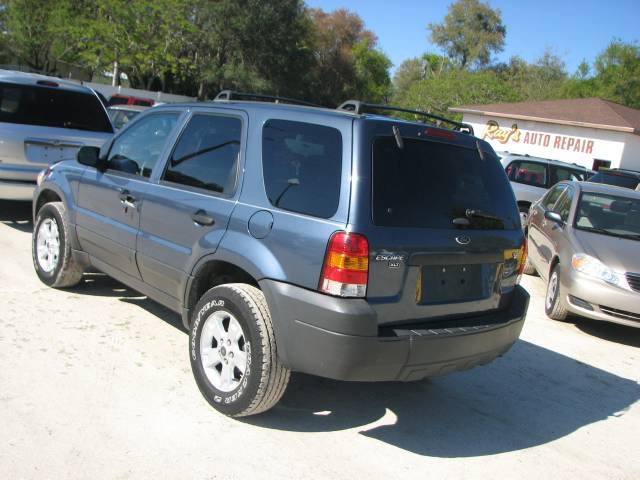 2005 Ford Escape ESi