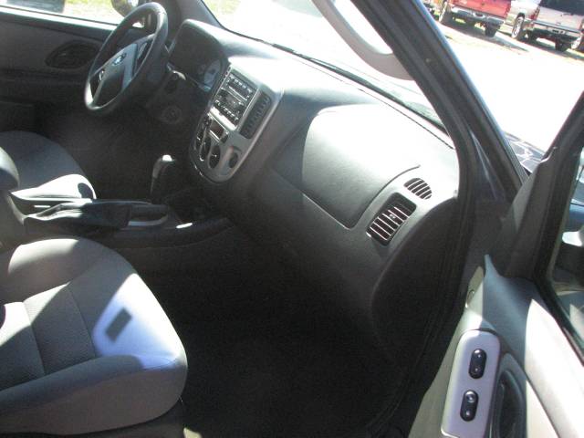 2005 Ford Escape ESi