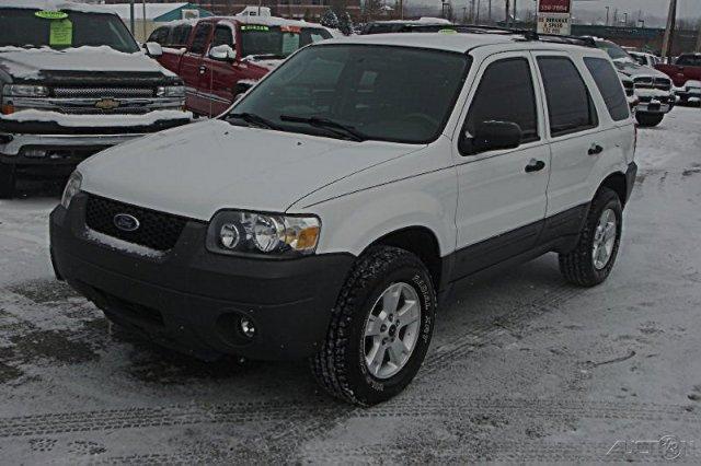 2005 Ford Escape ESi