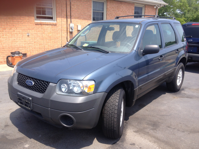 2005 Ford Escape XLS