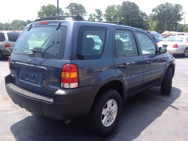 2005 Ford Escape XLS