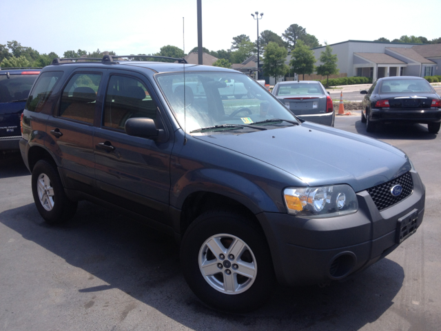 2005 Ford Escape XLS