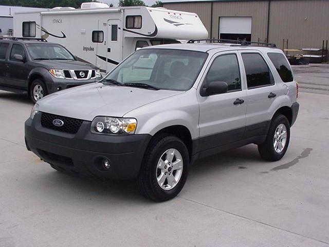 2005 Ford Escape ESi