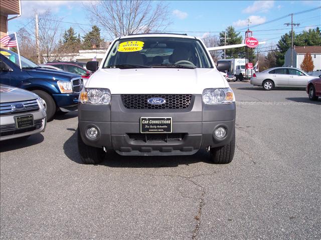 2005 Ford Escape ESi