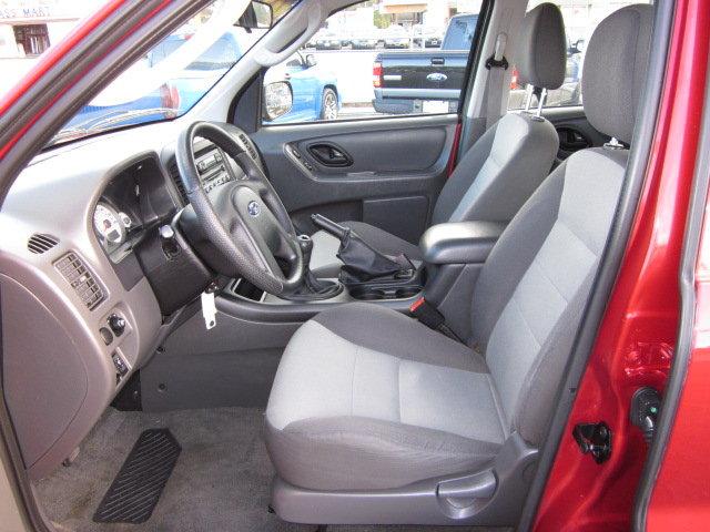 2005 Ford Escape Reg Cab 159.5 WB C5B