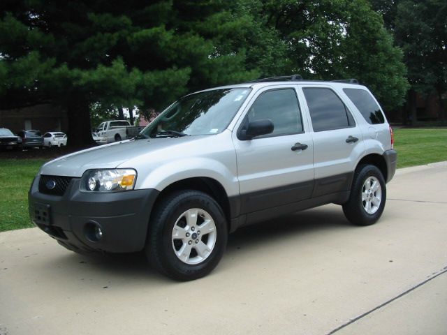 2005 Ford Escape ESi