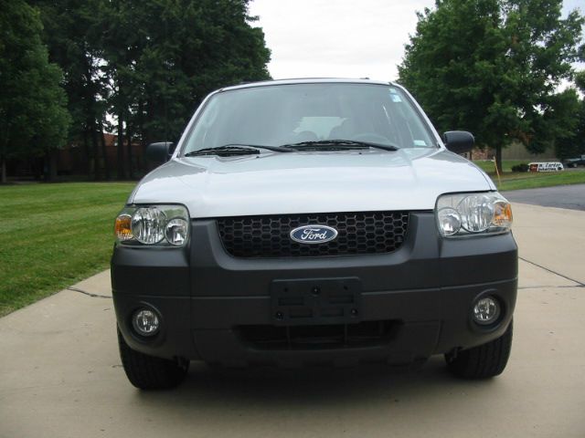 2005 Ford Escape ESi