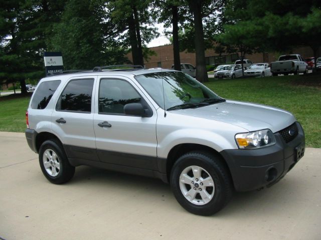 2005 Ford Escape ESi