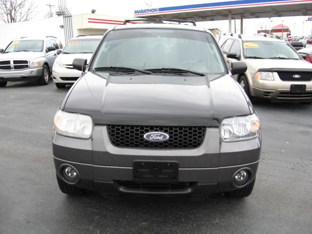 2005 Ford Escape ESi