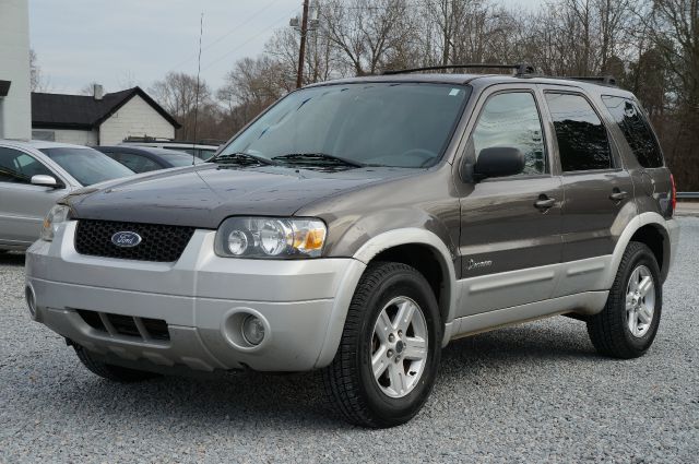 2005 Ford Escape Ram 3500 Diesel 2-WD