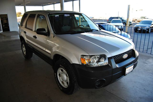 2005 Ford Escape 4dr Sdn Premier 2WD