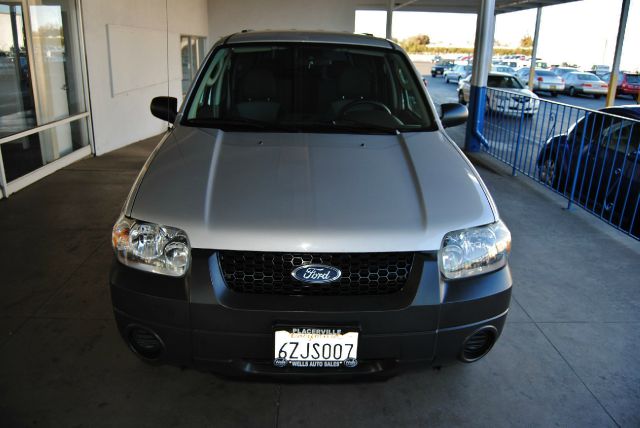 2005 Ford Escape 4dr Sdn Premier 2WD