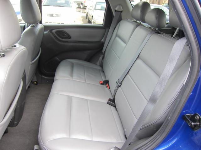 2005 Ford Escape ESi