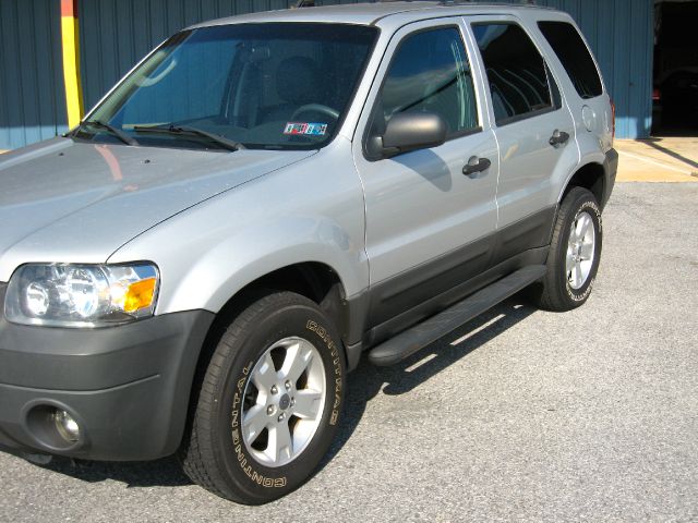 2005 Ford Escape SL 4x4 Regular Cab