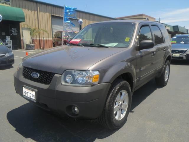 2005 Ford Escape ESi