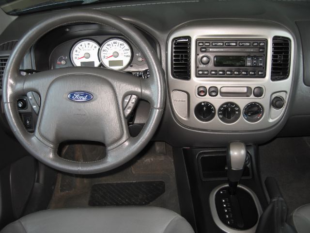 2005 Ford Escape SL 4x4 Regular Cab