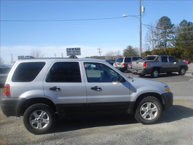 2005 Ford Escape ESi