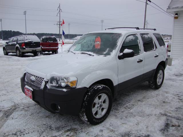 2005 Ford Escape ESi