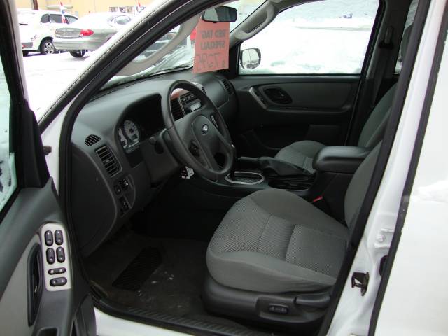 2005 Ford Escape ESi