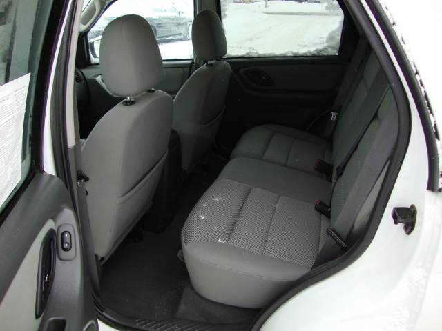 2005 Ford Escape ESi