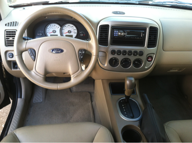 2005 Ford Escape Super