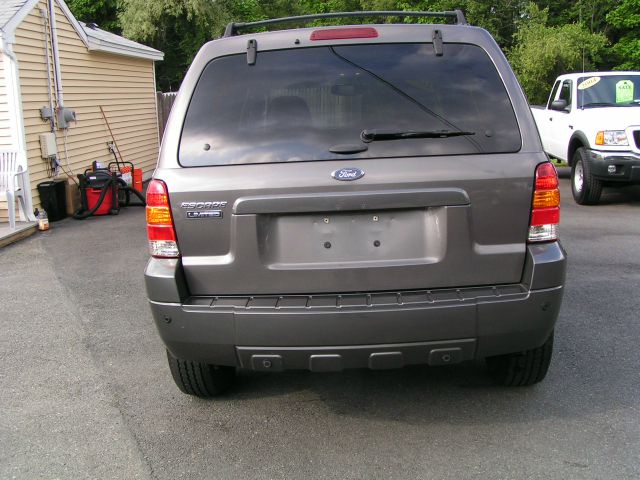 2005 Ford Escape Super