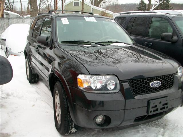 2005 Ford Escape SLT 25