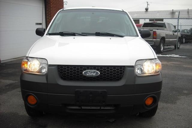 2005 Ford Escape XLS