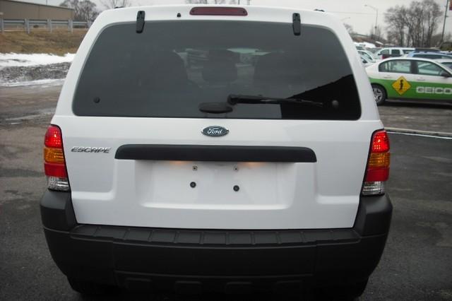 2005 Ford Escape XLS