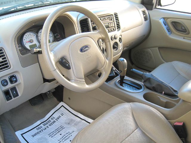 2005 Ford Escape Super