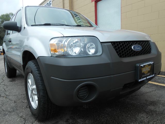 2005 Ford Escape XLS