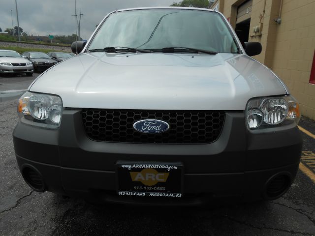 2005 Ford Escape XLS