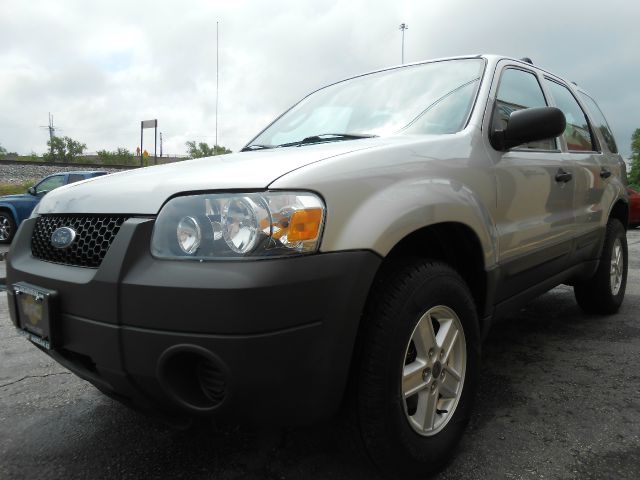 2005 Ford Escape XLS