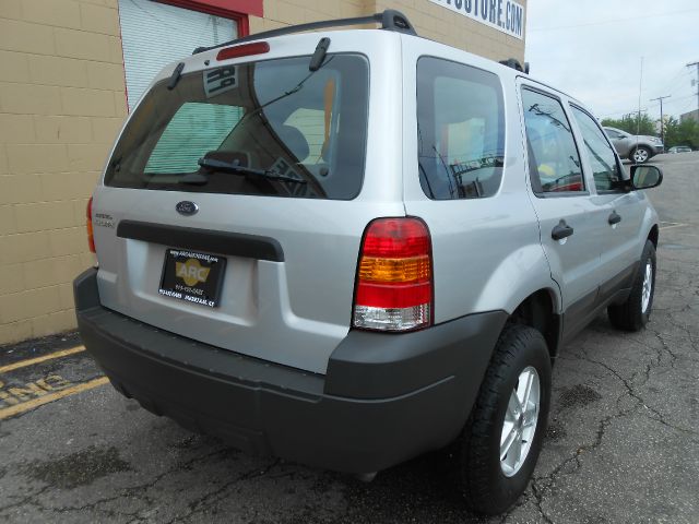 2005 Ford Escape XLS