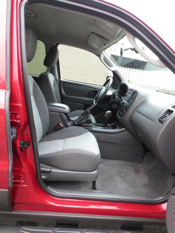 2005 Ford Escape Reg Cab 159.5 WB C5B