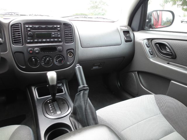 2005 Ford Escape Reg Cab 159.5 WB C5B