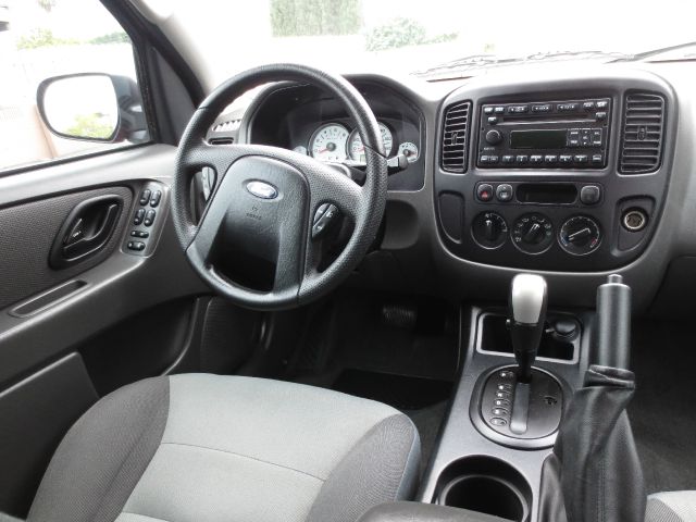 2005 Ford Escape Reg Cab 159.5 WB C5B