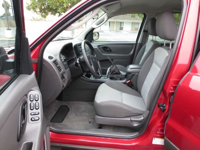 2005 Ford Escape Reg Cab 159.5 WB C5B