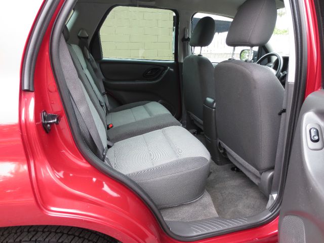 2005 Ford Escape Reg Cab 159.5 WB C5B