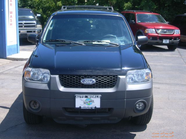 2005 Ford Escape 15