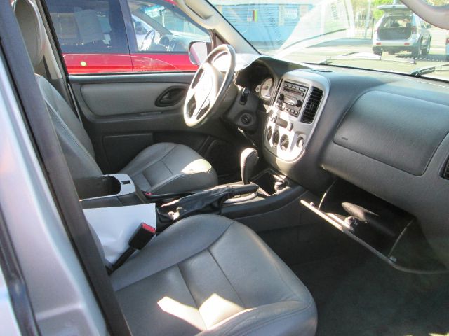 2005 Ford Escape SL 4x4 Regular Cab