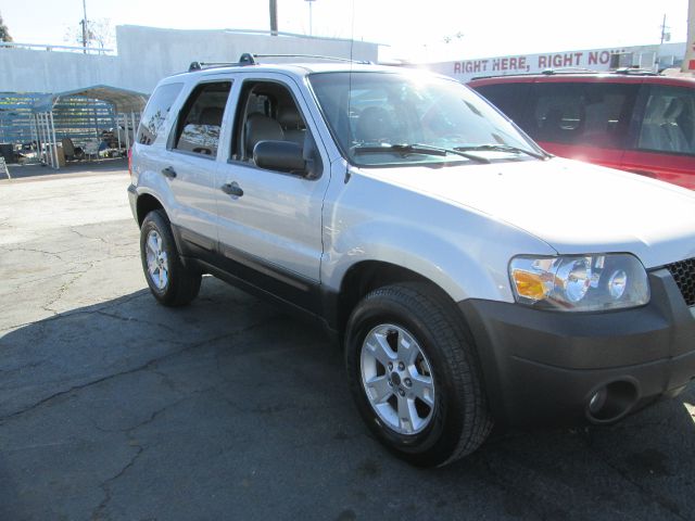 2005 Ford Escape SL 4x4 Regular Cab