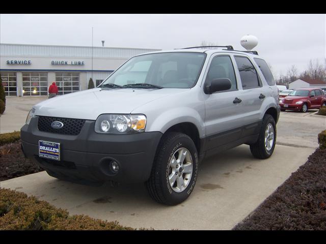 2005 Ford Escape ESi