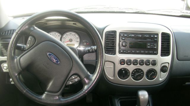 2005 Ford Escape Super