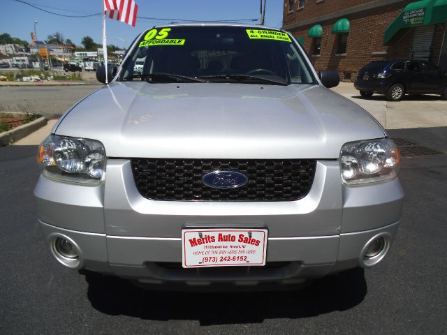 2005 Ford Escape Ram 3500 Diesel 2-WD