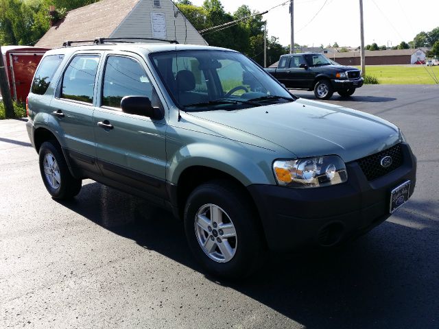 2005 Ford Escape 2WD Ext Cab Manual