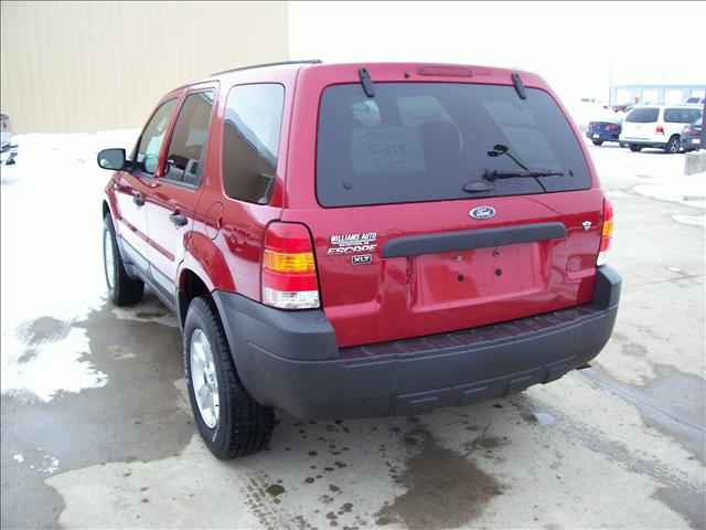 2005 Ford Escape ESi