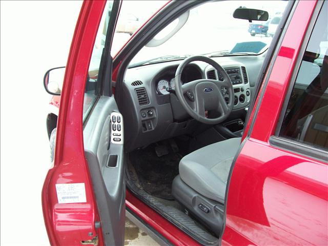 2005 Ford Escape ESi